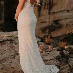 Grace loves lace wedding dress